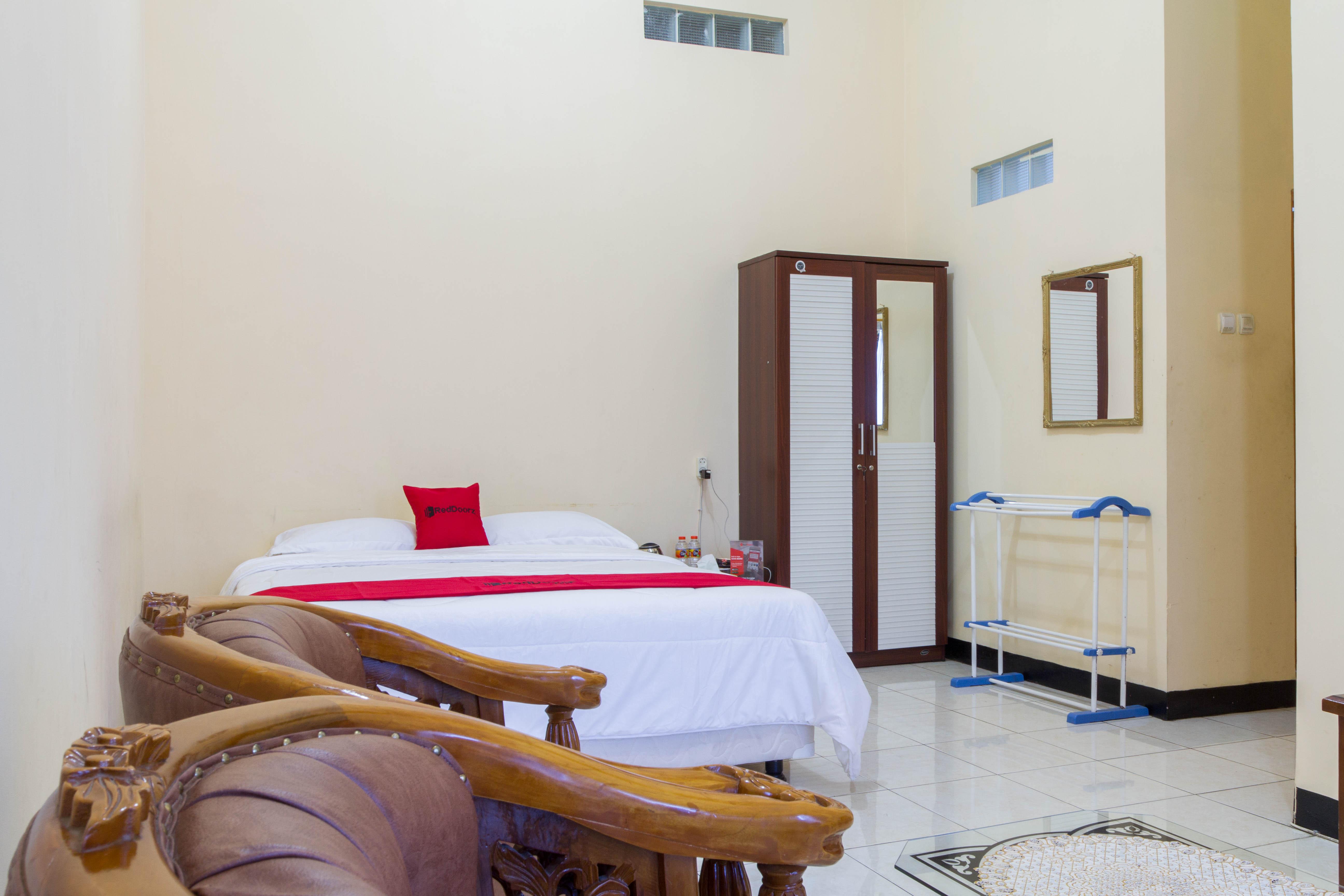 Reddoorz @ Pataruman Garut Exterior photo