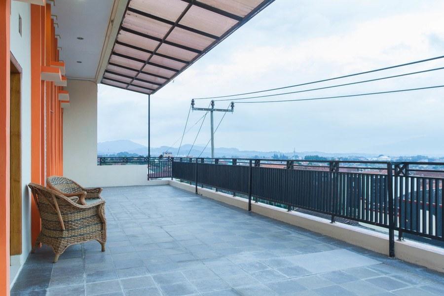 Reddoorz @ Pataruman Garut Exterior photo